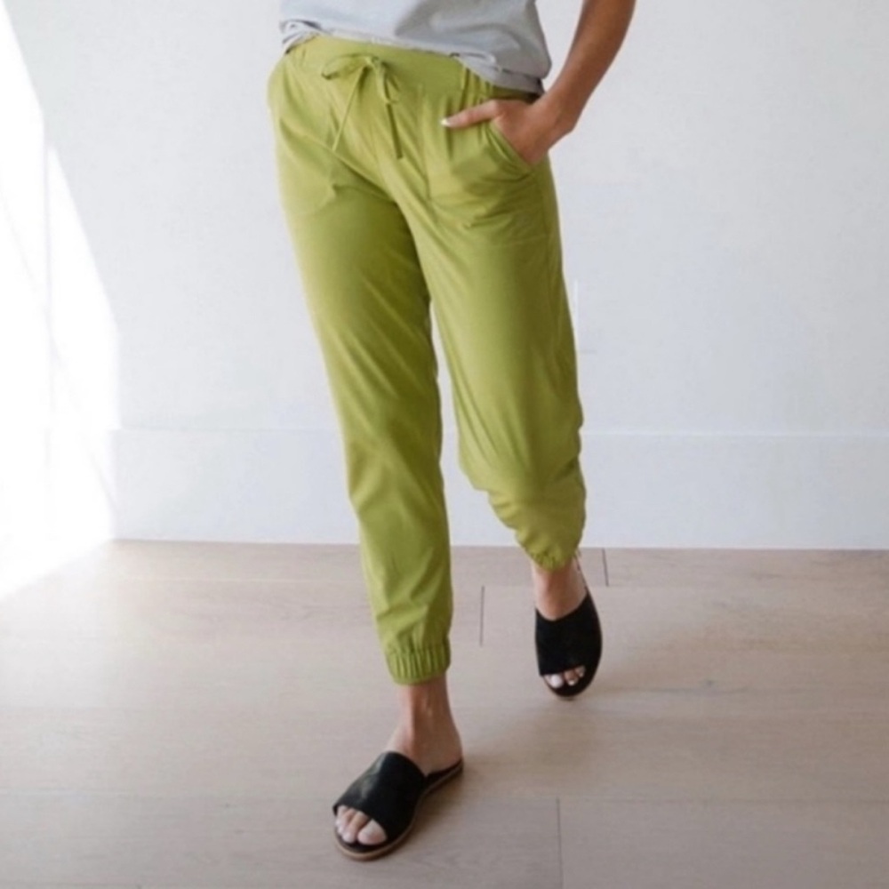 Albion Fit Destination Joggers Snap Pea Green